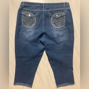 Revolt 3/4 Blue Jeans Embroidery Size 14